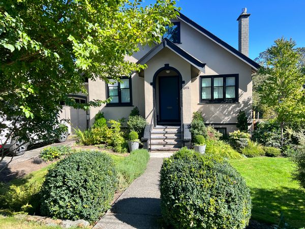 Separate garden suite in Oak Bay home