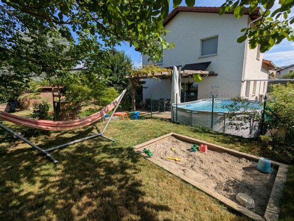 Maison avec piscine, aux portes du massif de la Chartreuse