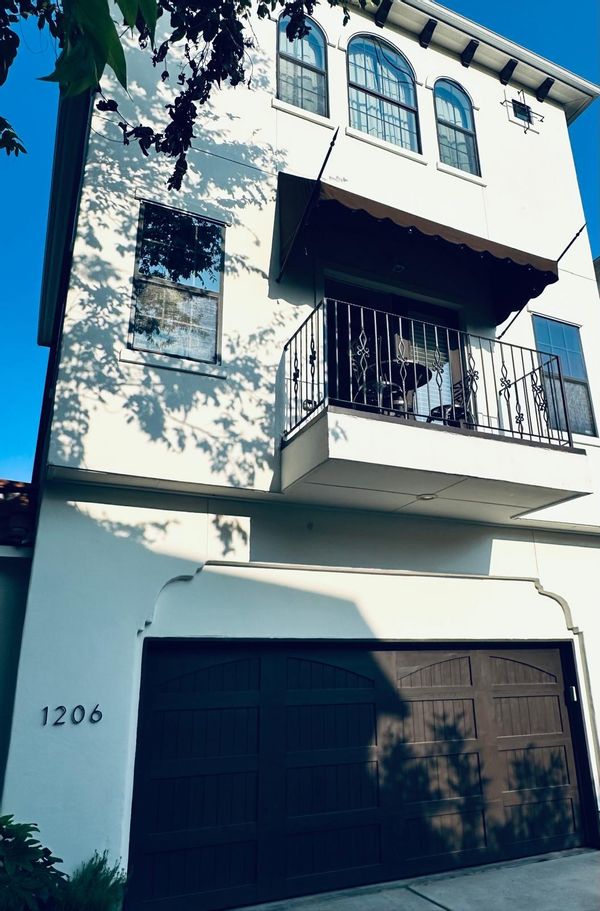 Modern House in the Heights