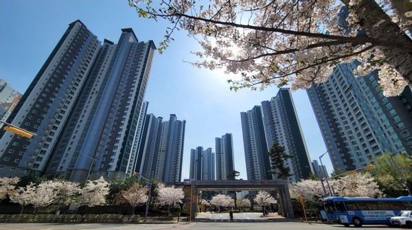 SJ's house. Asia. South Korea Do you want to change the house?