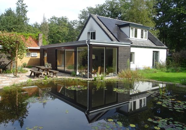 Charming white house in the middle of the woods of the Utrechtse Heuvelrug