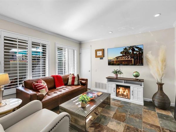 Cozy townhome located in the heart of Palm Springs, California