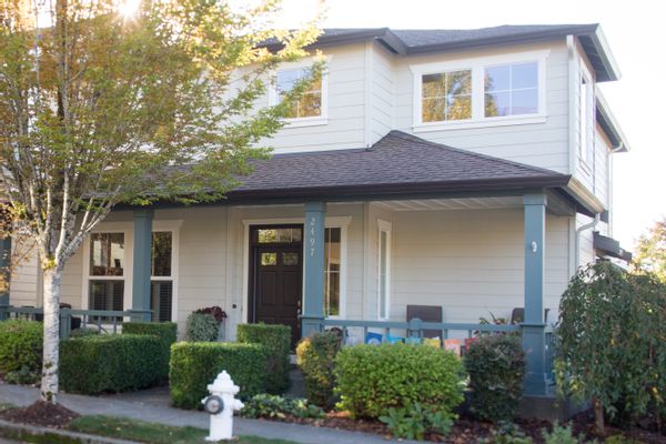 Beautiful Single Family Home in a nearby suburb of Seattle close to both mountains and lakes