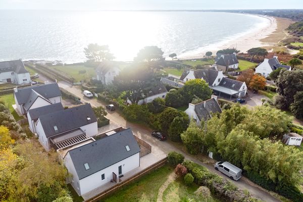 Maison avec piscine intérieure 29°C , accès plage