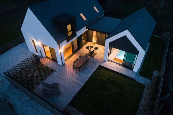 Maison avec vue mer, piscine intérieure 29°C et accès plage