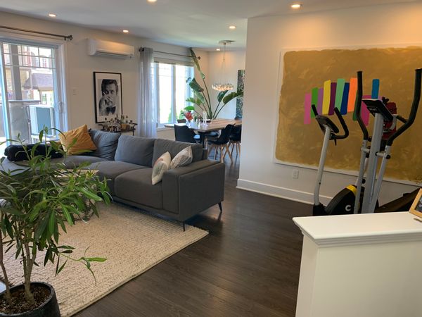 Veronique's house