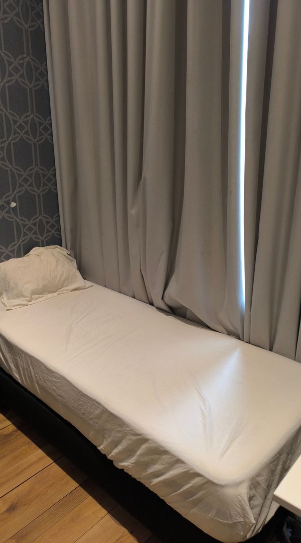 Leandro's private room