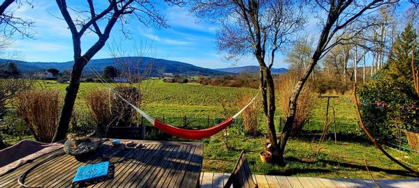 Petite maison très calme, en Haute Provence, 650 m d'altitude, au pied de la montagne de Lure...