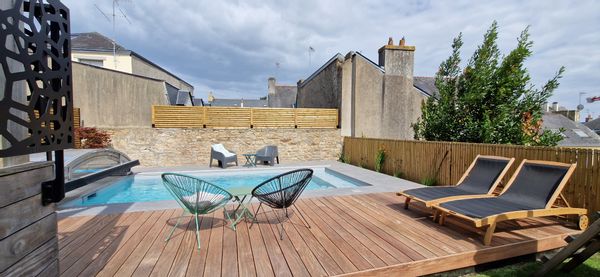 La Maison de ville 8 chambres 13 couchages, piscine 15 min plages de sable fin