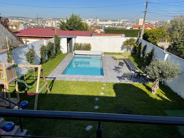 Mina's house