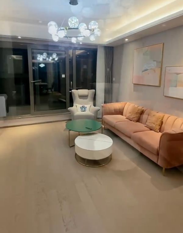 Spacious, comfortable apartment with lots of light.