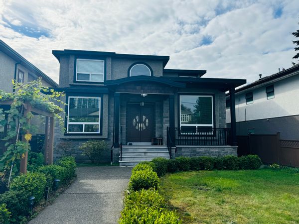 Helen's Metrotown Burnaby House