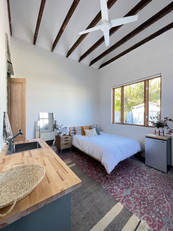 Private En Suite with Kitchenette in shared house