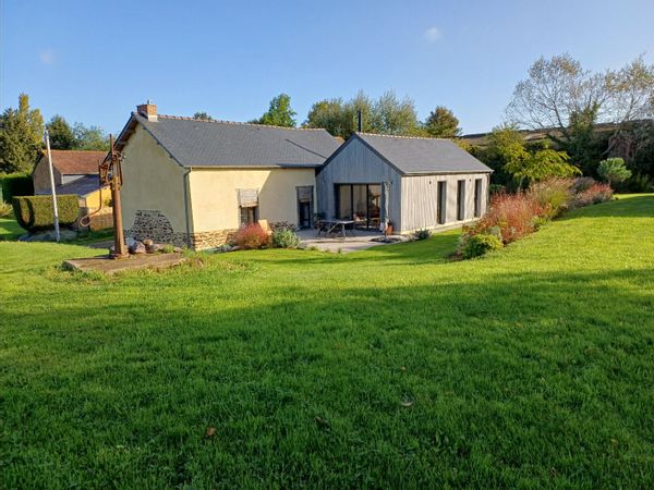 Maison écologique à la campagne, aux portes de Brocéliande