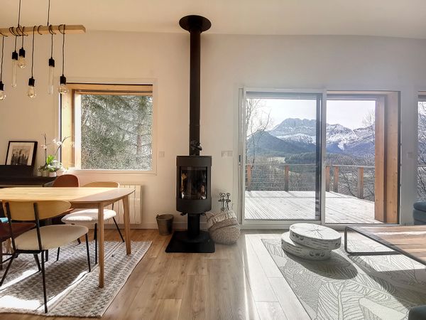 Petit chalet dans la forêt Face au Grand Veymont