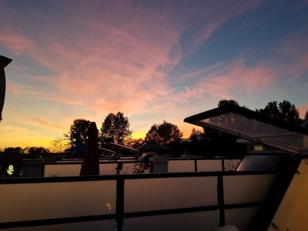 Modern townhouse close to amenities, mountains and seaside.