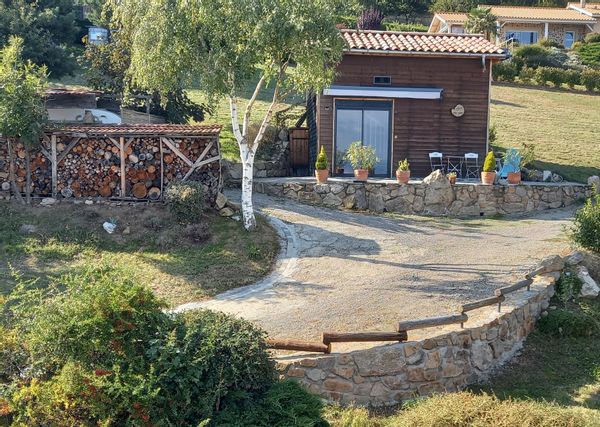 Mini chalet du Mont Monnet dans le Parc Naturel Régional du Pilat