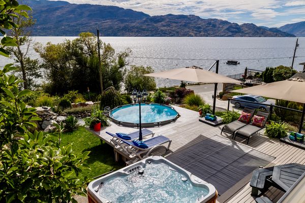 Okanagan | Lakeside Home | HotTub & Pool