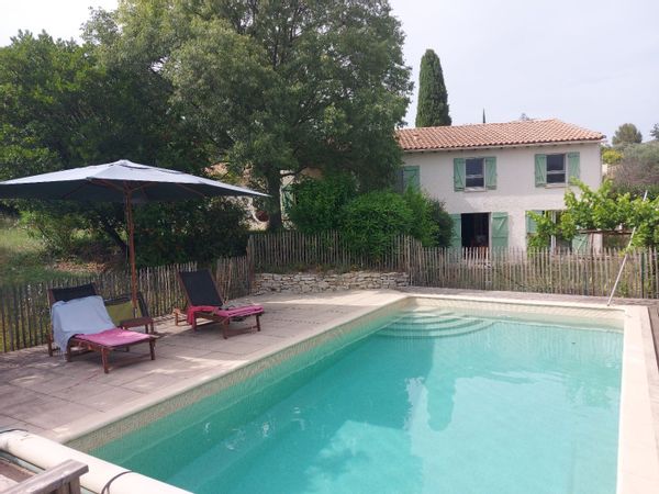 Maison avec jardin et piscine chez Catherine et André