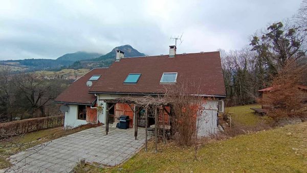 Home in Quaix-En-Chartreuse