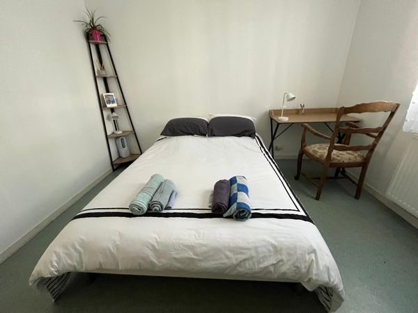 Chambre privée dans le petit cocon d'HELENE