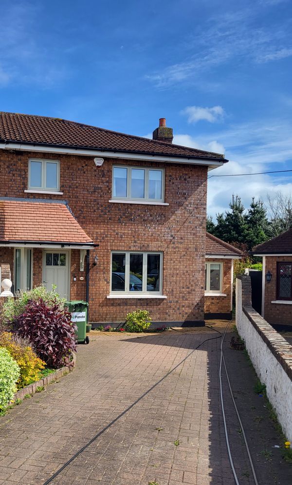 Family home in Leafy Suburb of South Dublin.
Great location for transport.