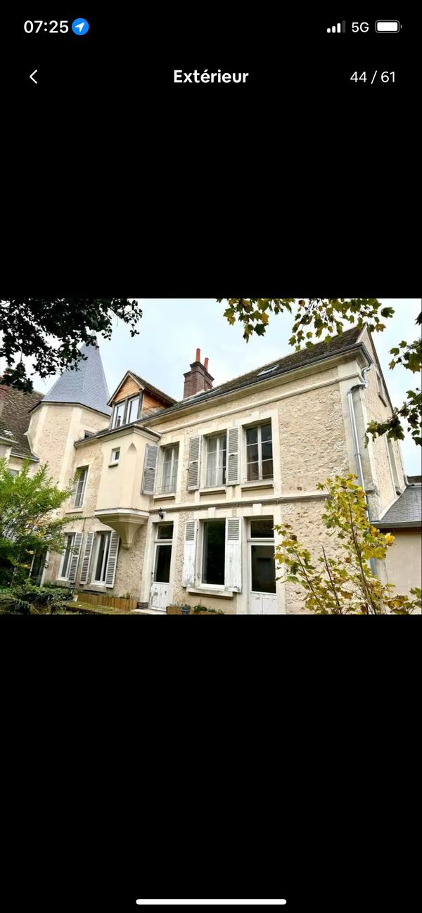 Caroline's house