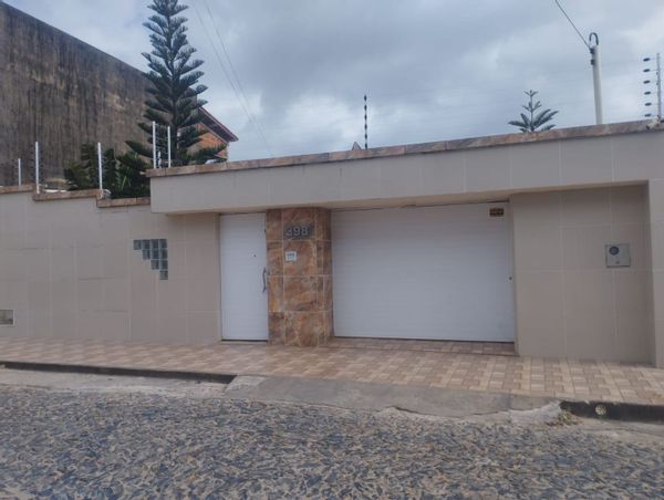 Iolanda's house