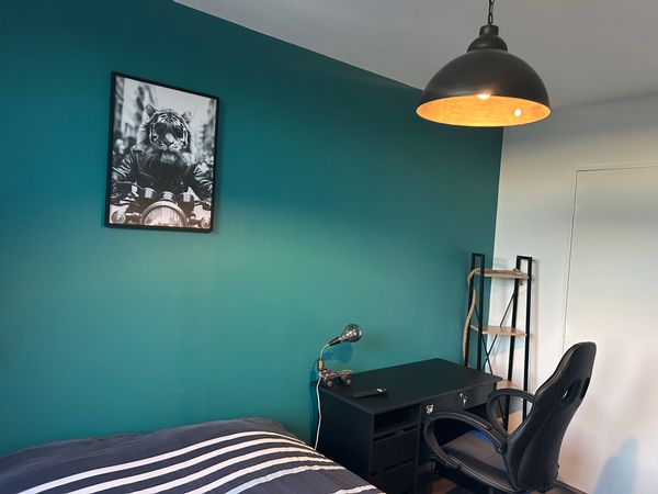 La chambre et salle de bain privées de Jennifer / Futuroscope