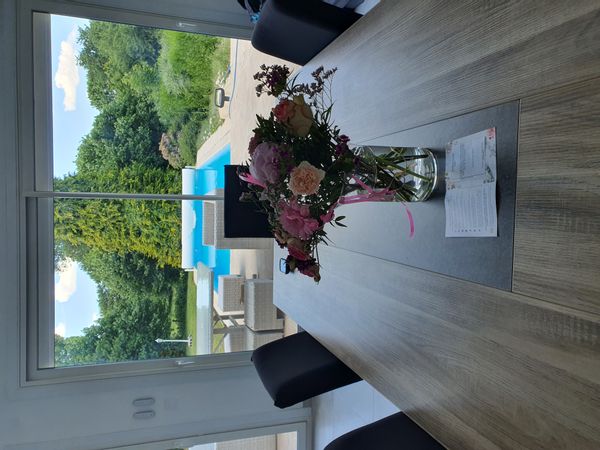 Maison agréable à vivre avec jardin de 1000 m2 , à  250 km de Bordeaux, Royan, 100 km du Périgord