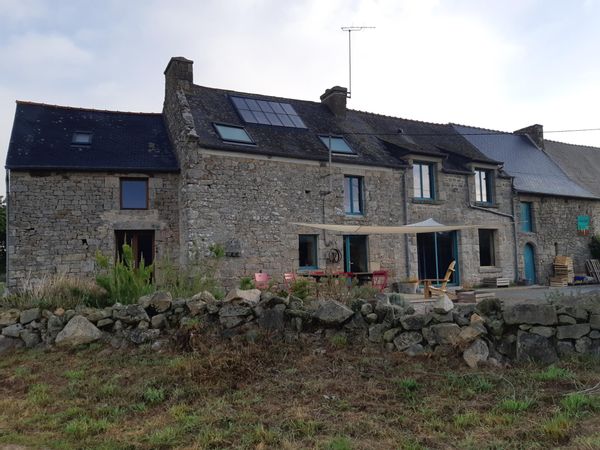 Grande maison bretonne dans une petite ferme !