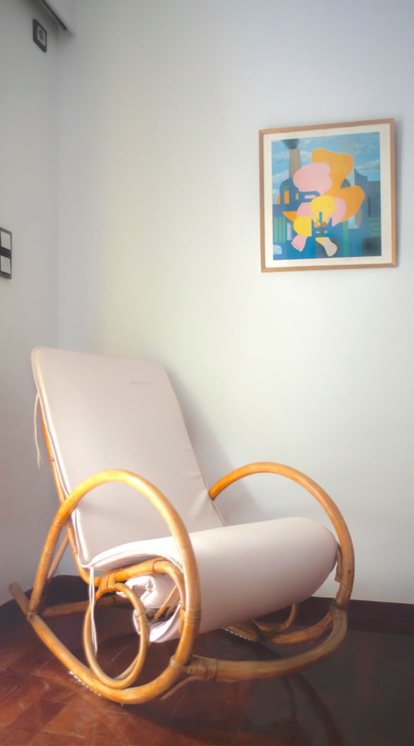 Leafy area, spacious apartment