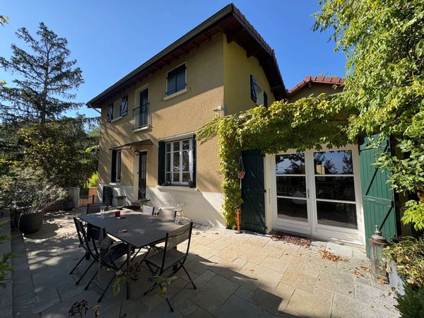 Une maison pleine de charme à deux pas de Lyon !