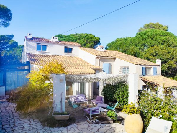Maison dans le sud avec le chant des cigales