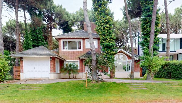 A Beautiful House in Pinamar Forest