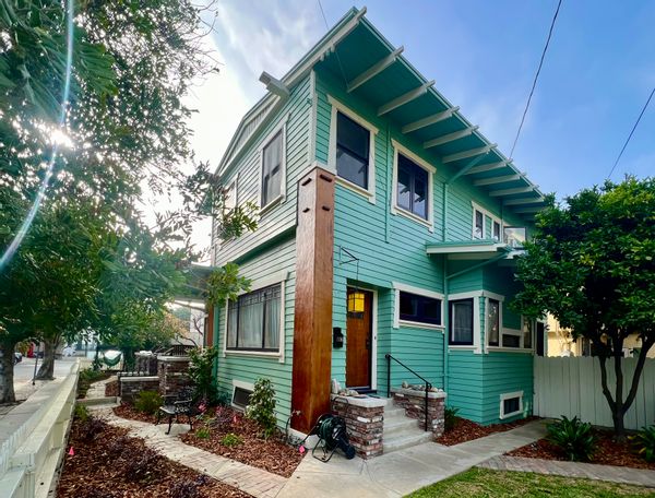 Craftsman Guesthouse in Echo Park