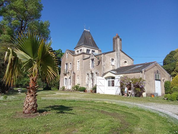La maison d’Alix- Verdure, bords de Loire et Puy du fou!