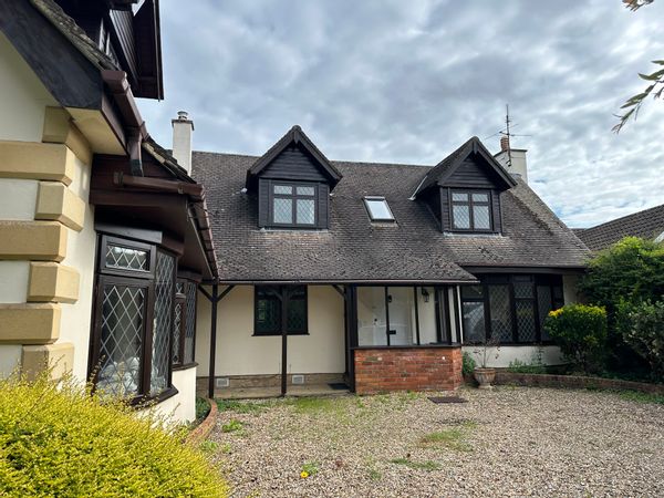 Villa near Stonehenge