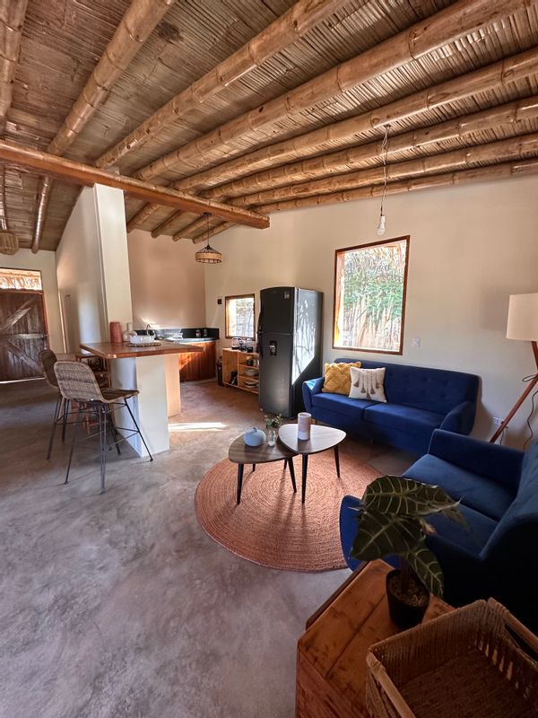 Maison paisible à 2 pas de la plage et du village, idéale pour surfkite etdétente dans grand jardin.