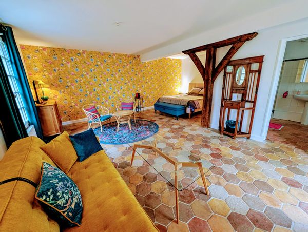 Grande suite de 45 m2 pour 4 personnes dans maisonnette indépendante + jardin d'hiver de 55 m2