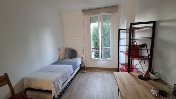 Studio indépendant dans le jardin de la maison de Sylvie et Laurent