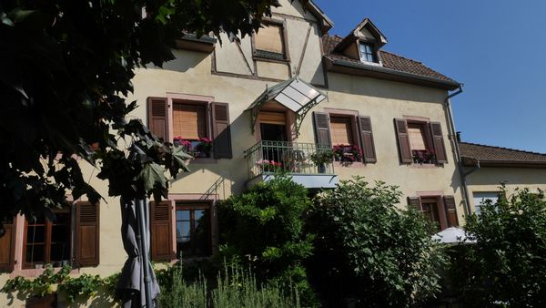 Le Relais des Poètes, appartement en rez de jardin.