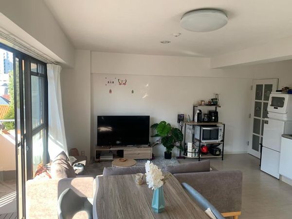 Alvin's house ( Only Considering Apartments in Sdyney)