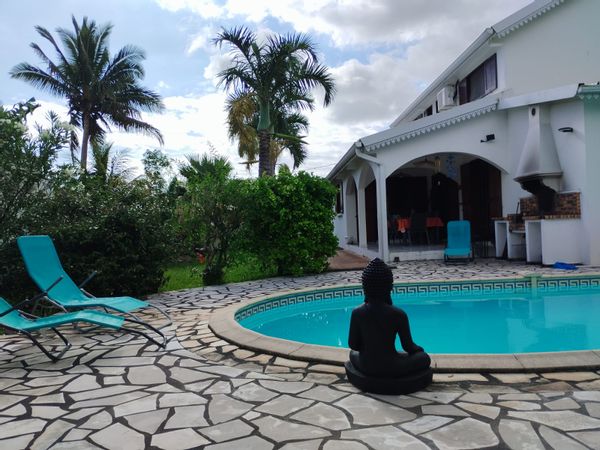 La chambre privée dans maison de charme et piscine d'Isabelle