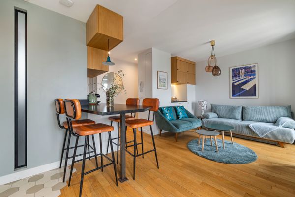 Stylish Parisian Home with Panoramic Views!