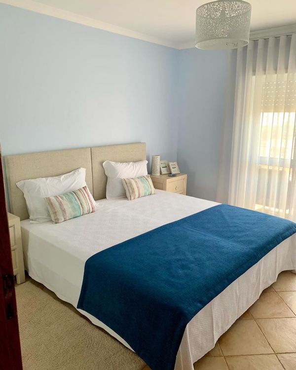 Oceanview Retreat: Stylish Apartment near the beach & marina **Not available for exchanges between May and September**