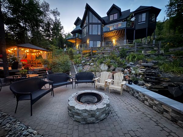 La maison sous les arbres