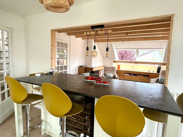 SeeGold à 200 mètres du lac d'Annecy en bord de piste cyclable.