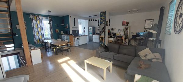 Maison proche du metro, gare et aeropôrt de Lyon