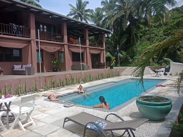 TE PUKA ESTATE POOLSIDE APRTMENT 4